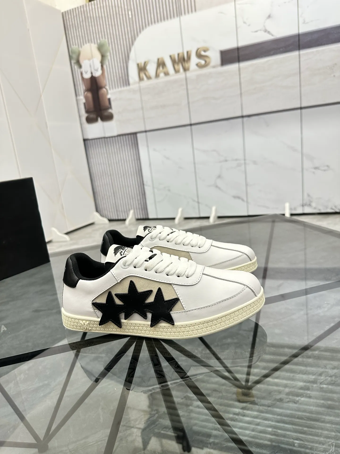 Men's shoes: 💰P420¥ Product trademark: AMIRI* "Amir*" low-top casual shoes Regular size: 38-45 (can be customized to 46) Product material: imported cowhide upper, breathable lining, original outsole. Number: 001